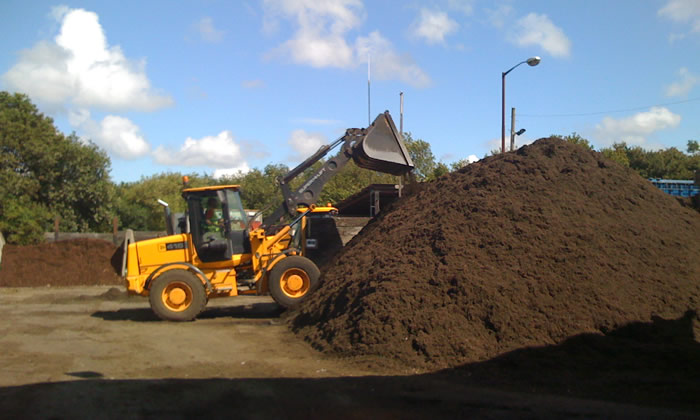 give winter soil some much needed feeding with a rich compost
